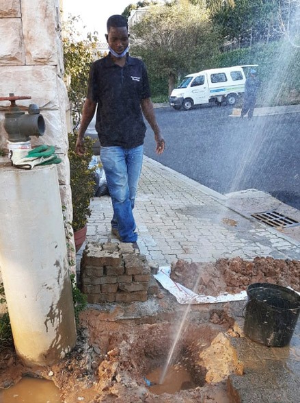 burst water main repair